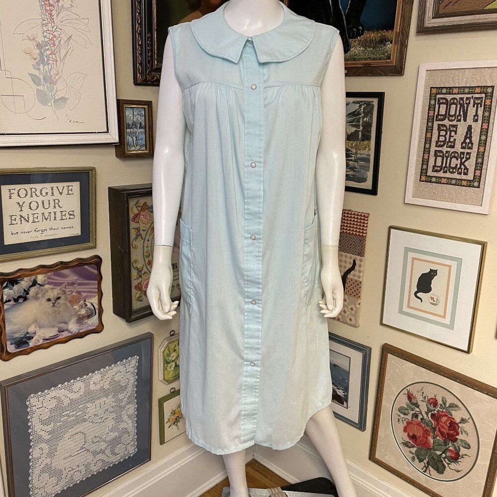 80s Vintage Light Blue Sleeveless House Dress W/ Peter Pan Collar & Pockets M